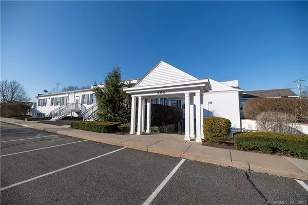 Cheshire, CT 06410,286 Maple Avenue #302