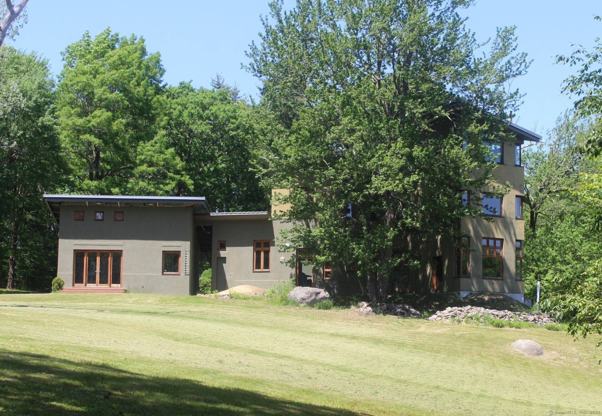 Canton, CT 06019,27 Ridge Road