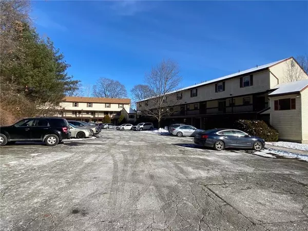 Naugatuck, CT 06770,883 Rubber Avenue #15