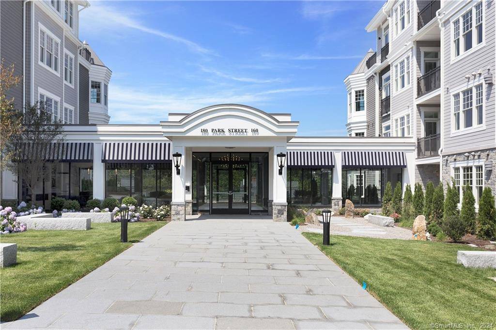 160 Park Street #204, New Canaan, CT 06840