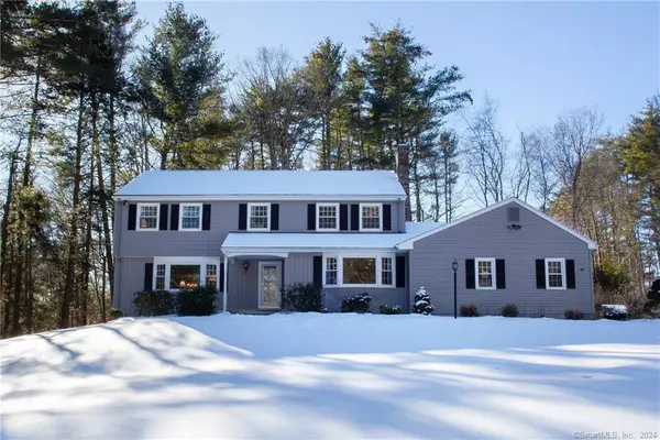 32 Munnisunk Drive, Simsbury, CT 06070