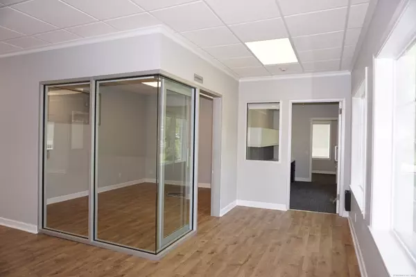 Stamford, CT 06903,1086 Long Ridge Road #1