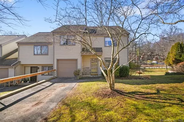 103 Hunters Run, Greenburgh, NY 10522