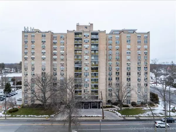 1 Strawberry Hill Court #APT 4H, Stamford, CT 06902