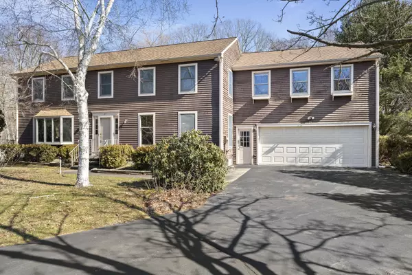 25 Kingfisher Way, Waterford, CT 06385