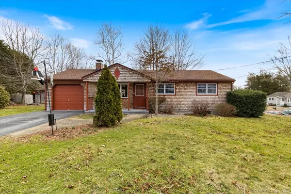 2 Cedarcrest Drive, North Stonington, CT 06359