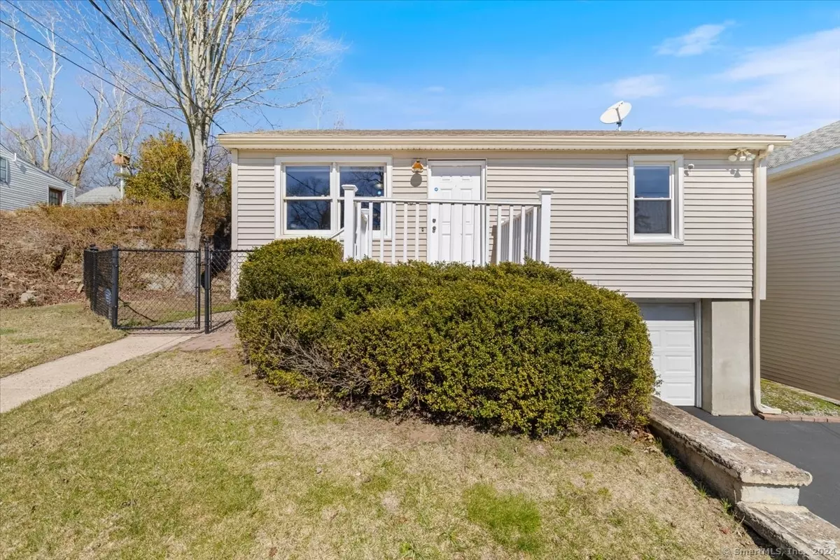 East Haven, CT 06512,35 Hartman Avenue