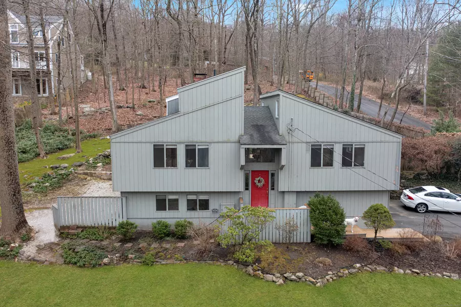 67 Mamanasco Road, Ridgefield, CT 06877