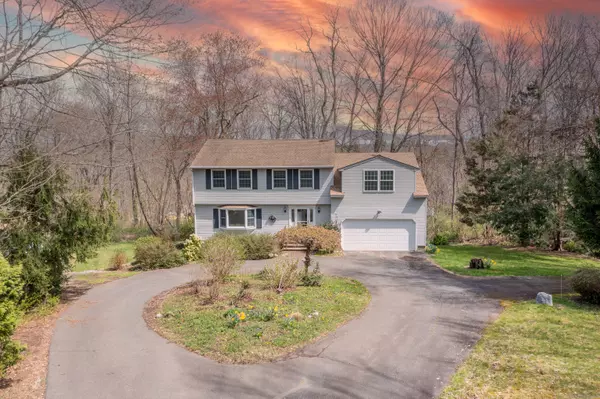 23 Ridge Road, Essex, CT 06409