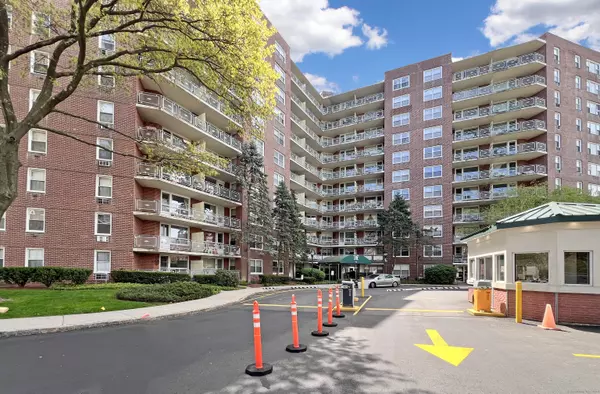 71 Strawberry Hill Avenue #APT 503, Stamford, CT 06902
