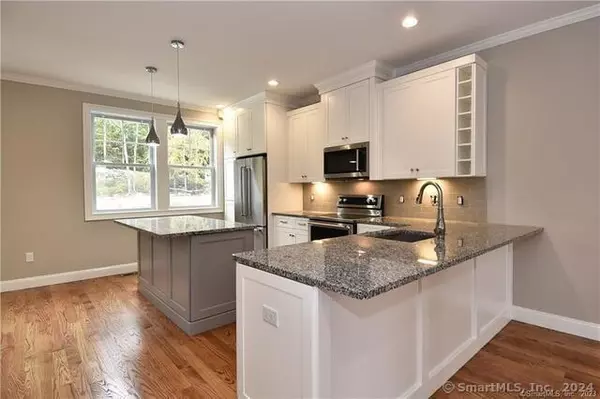 East Lyme, CT 06357,48 Village Crossing #48