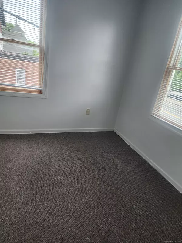 625 North Avenue #2nd floor: OFFICE UNIT 2, Bridgeport, CT 06606