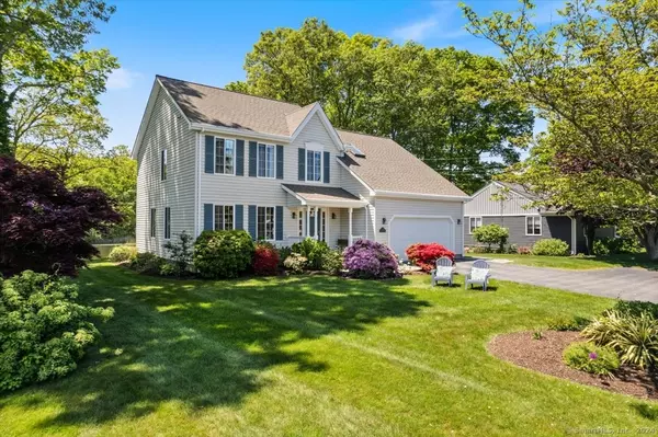 16 Gun Shot Road,  Waterford,  CT 06385