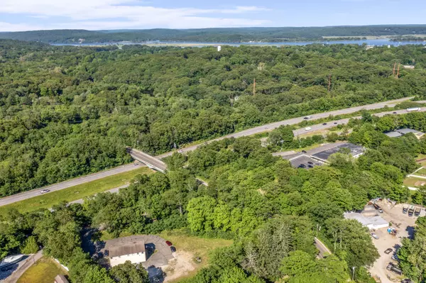 Essex, CT 06426,130 Dennison Road