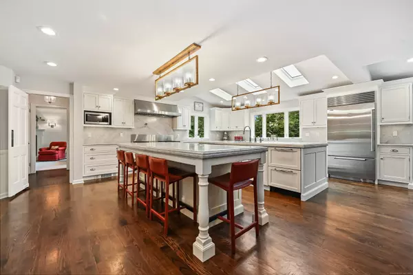 New Canaan, CT 06840,18 Lantern Ridge Road