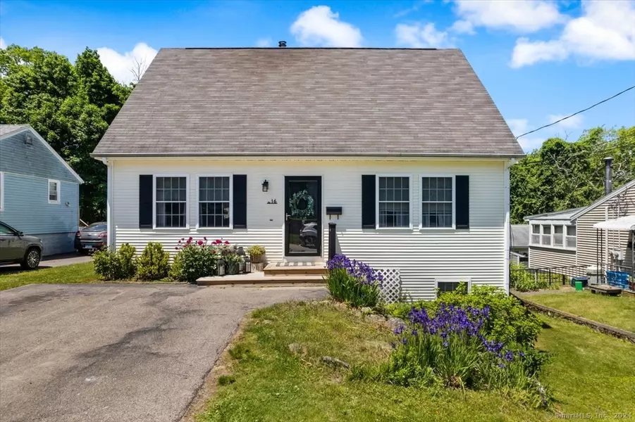 16 Thompson Street, Stonington, CT 06379