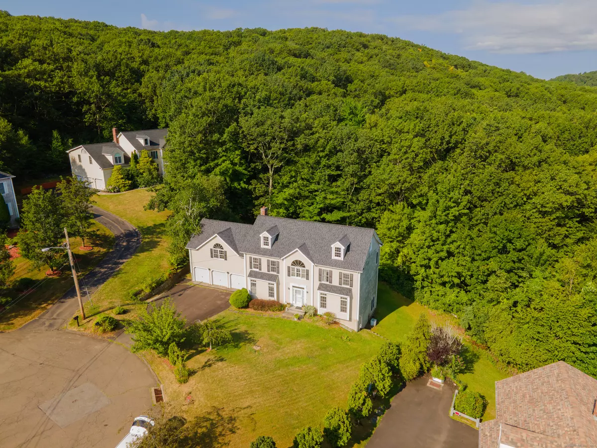 Hamden, CT 06518,52 Quarry Lane