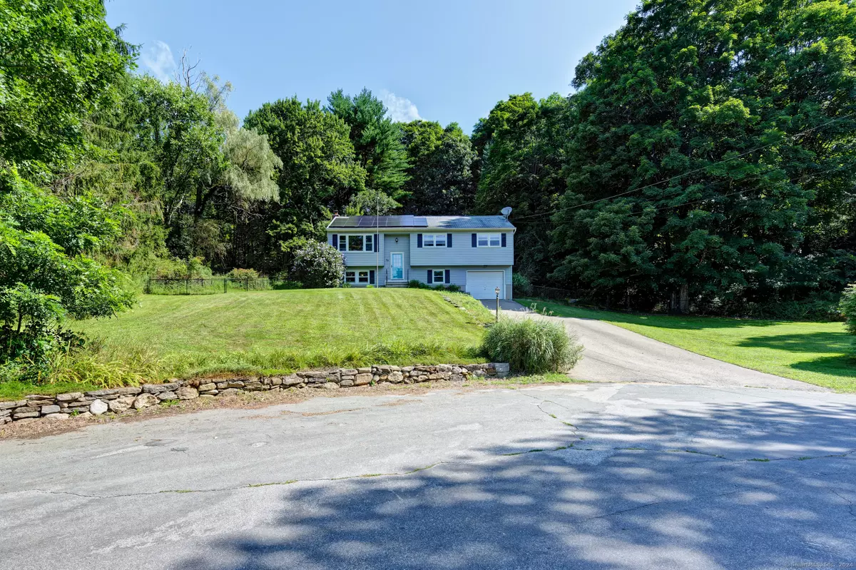 Colchester, CT 06415,39 Hickory Road