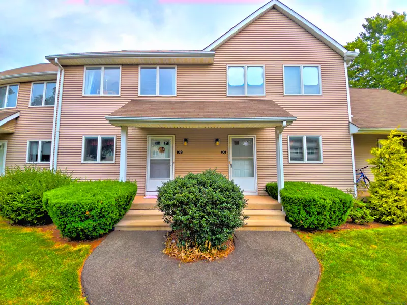 101 Sunrise Circle #101, Newington, CT 06111