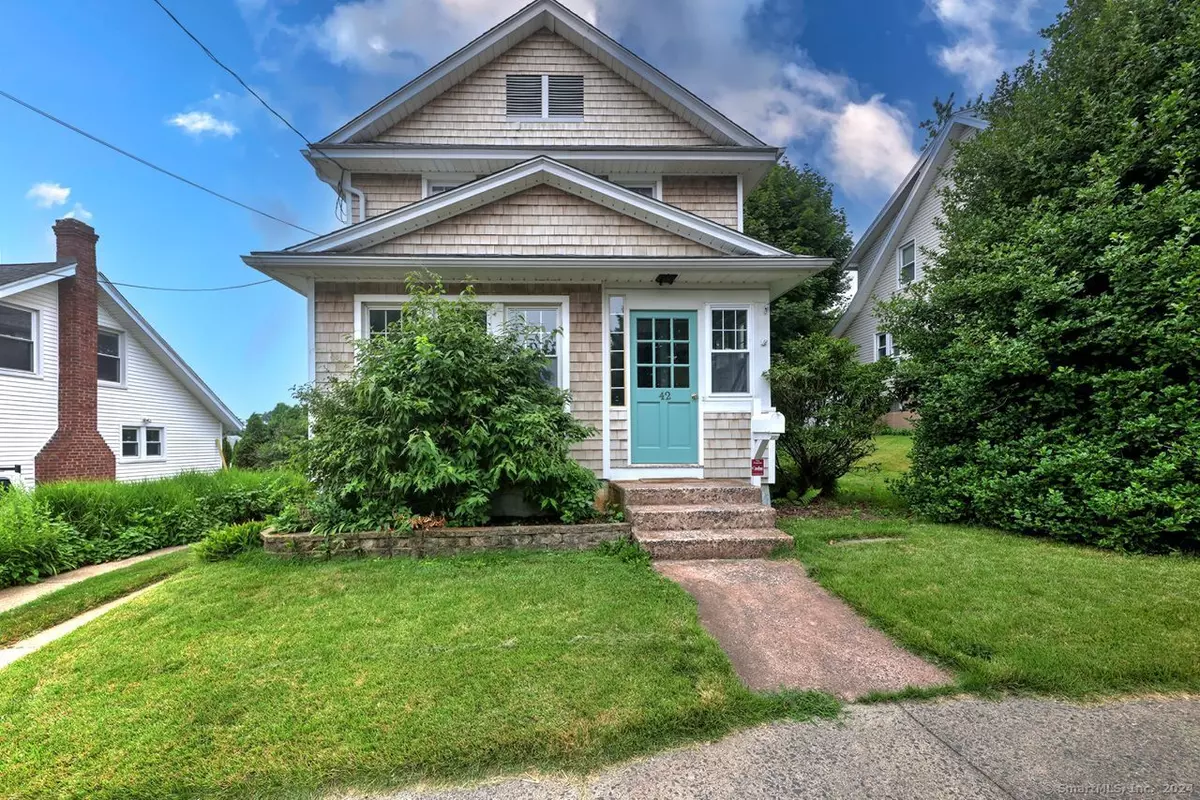 West Haven, CT 06516,42 Ivy Street