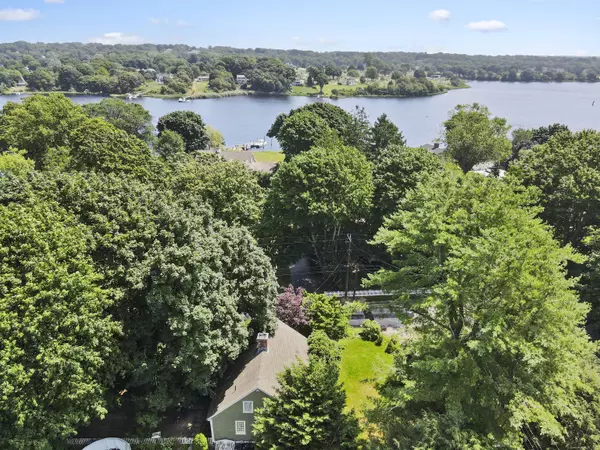 122 River Road, Stonington, CT 06379