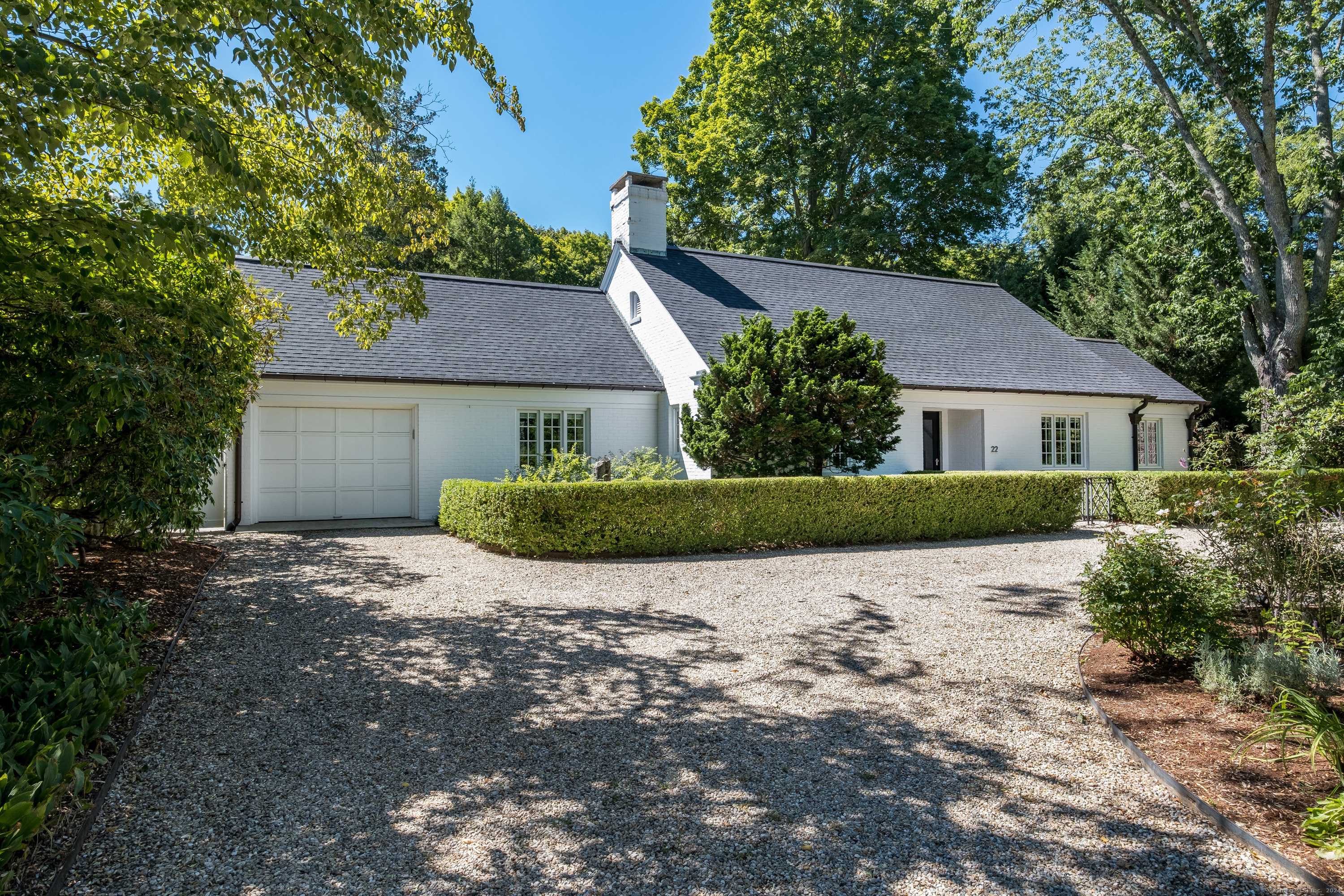 Essex, CT 06426,22 West Avenue