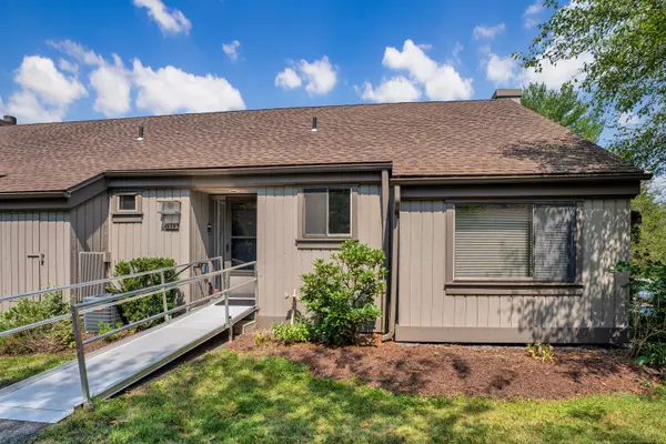 766 Heritage Village #B, Southbury, CT 06488