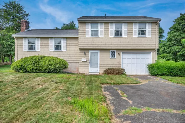 Middletown, CT 06457,17 Blue Orchard Drive