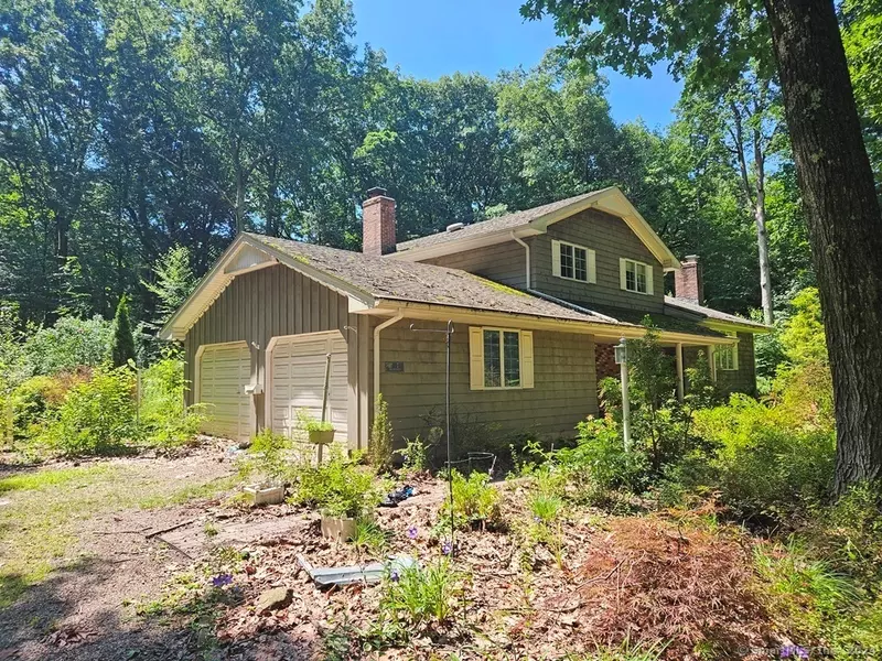 7 Old Wood Road, Avon, CT 06001