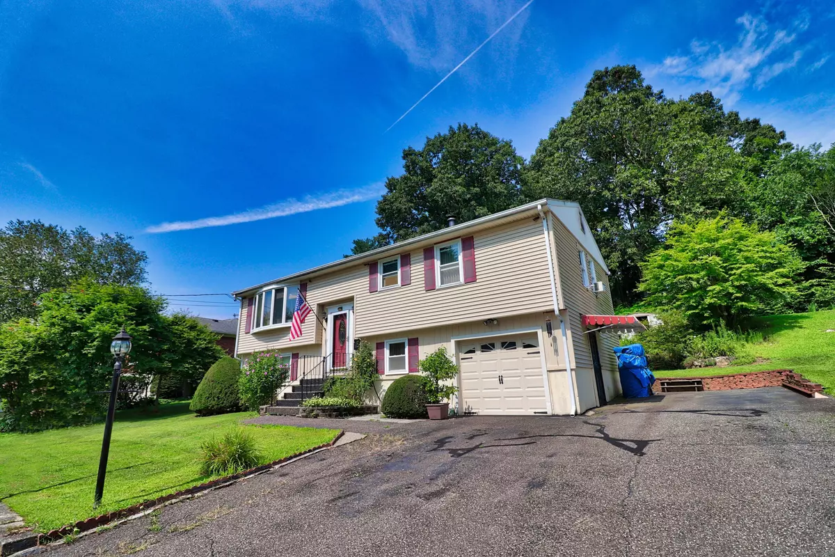 Waterbury, CT 06704,77 Carnation Lane