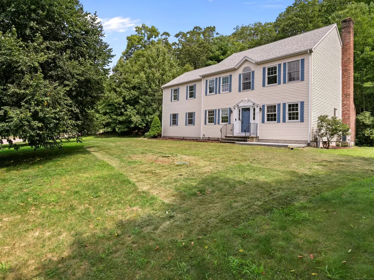 East Lyme, CT 06333,17 Egret Road