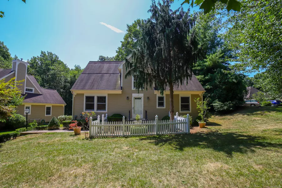 6 Yorkshire Lane #6, Branford, CT 06405