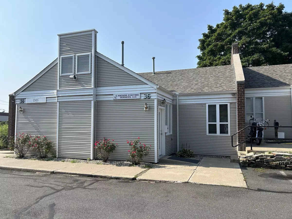 Windsor Locks, CT 06096,36 Main Street #36