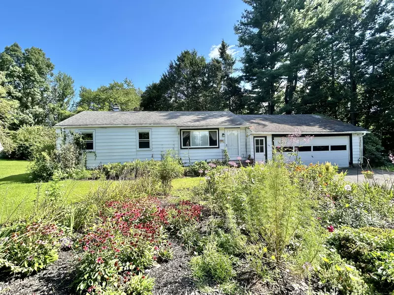 24 Mohawk Drive, Farmington, CT 06085