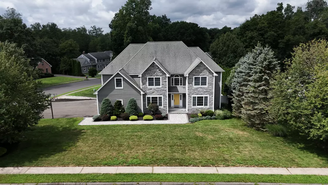 5 Summer Glen, Bristol, CT 06010