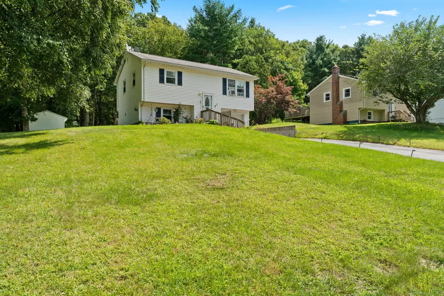 44 Tanglewood Lane, Voluntown, CT 06384