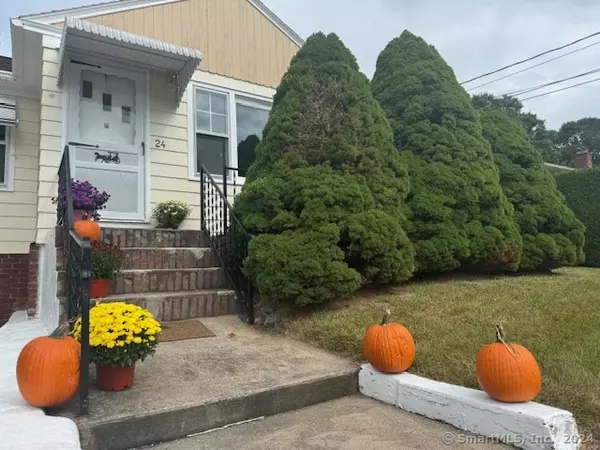 24 Glasgo Road, Stonington, CT 06379