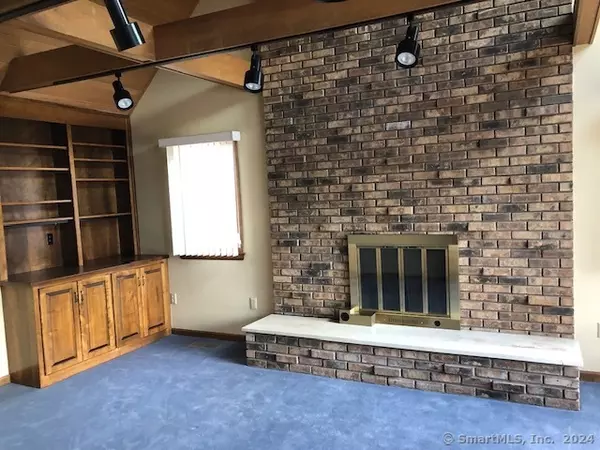 South Windsor, CT 06074,1744 Ellington Road