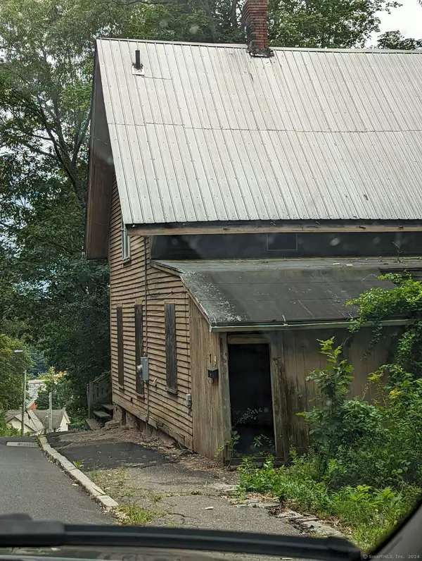 7 Chestnut Street, Vernon, CT 06066