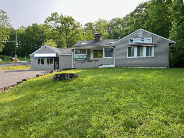 2016 Straits Turnpike #B, Middlebury, CT 06762