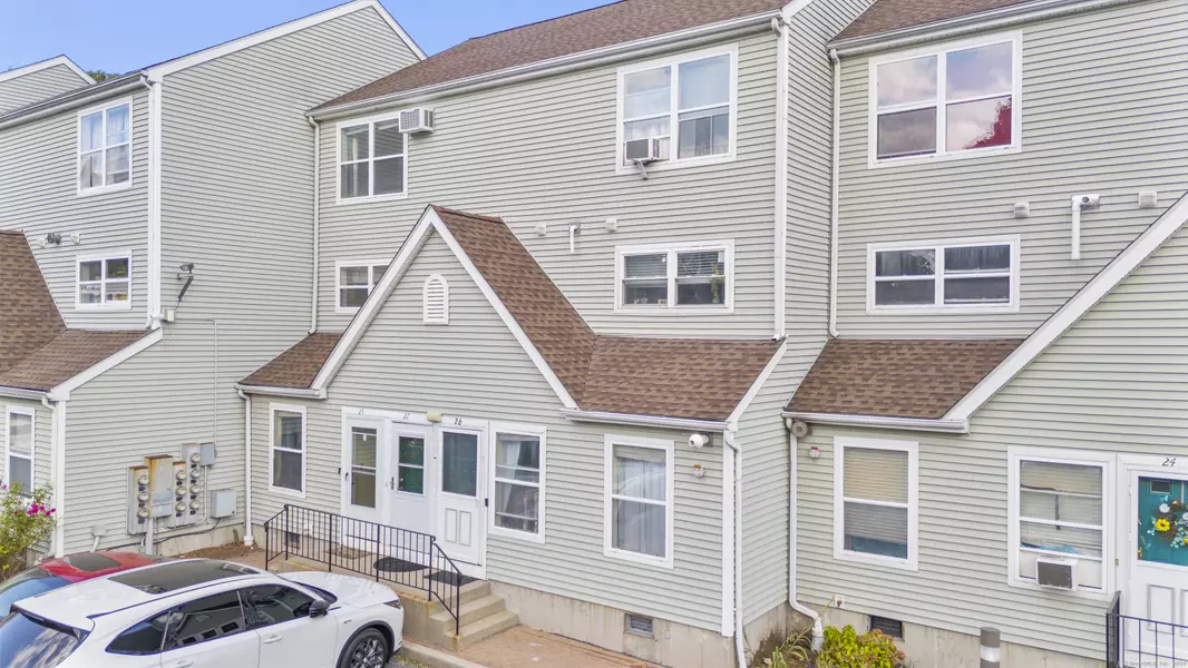 100 San Vincenzo Place #APT 27, Norwalk, CT 06854