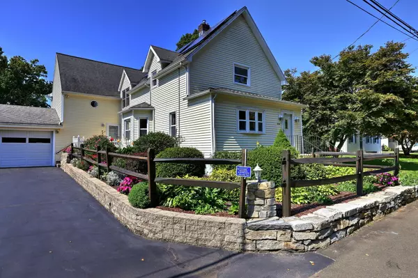 834 College Road, Orange, CT 06477