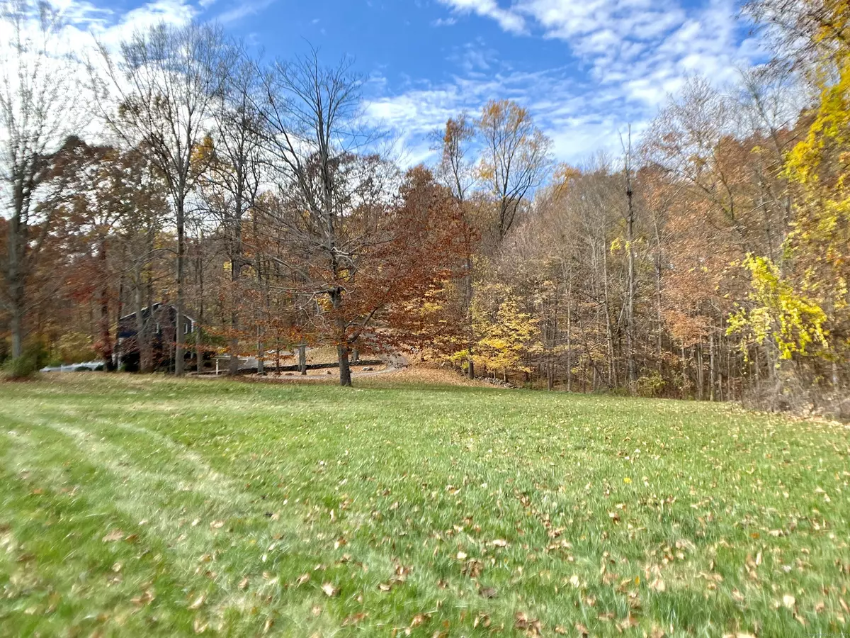 Ridgefield, CT 06877,80 Lounsbury Lane