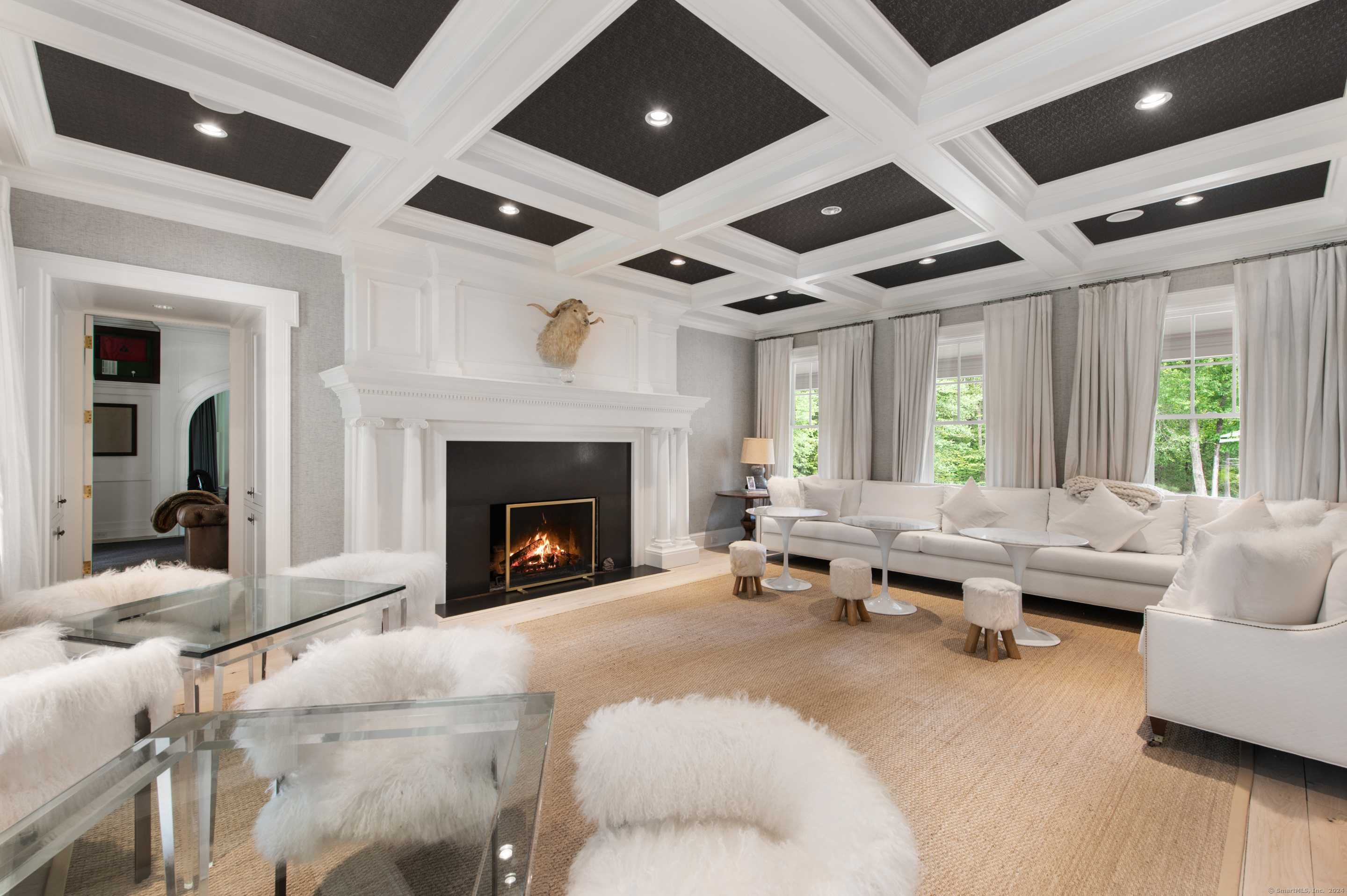 Greenwich, CT 06831,9 Cowdray Park Drive