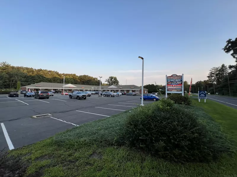 518 Salmon Brook Street ##6, Granby, CT 06035