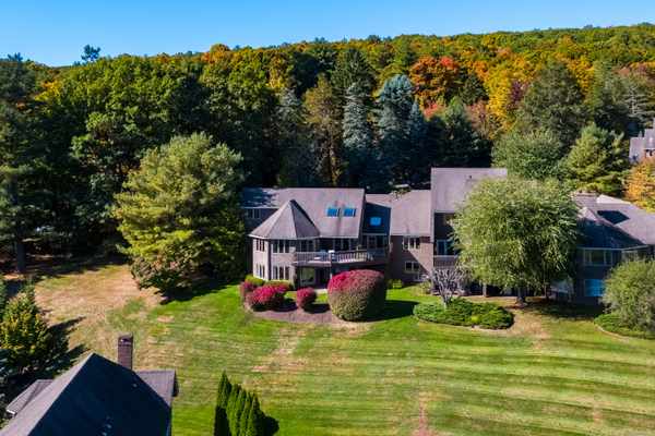 37 Saddle Ridge, Bloomfield, CT 06002