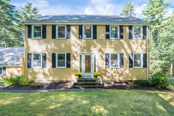 19 Sanctuary Drive, Simsbury, CT 06070