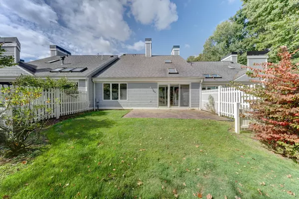 Westport, CT 06880,229 Lansdowne #229