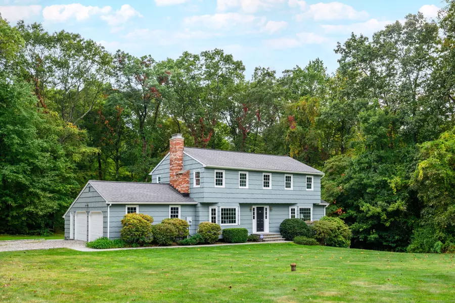 2 Crabapple Lane, Newtown, CT 06482