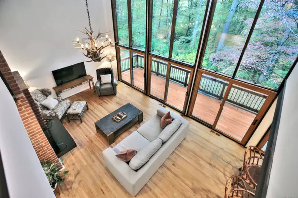 23 Oakwood Drive, Weston, CT 06883